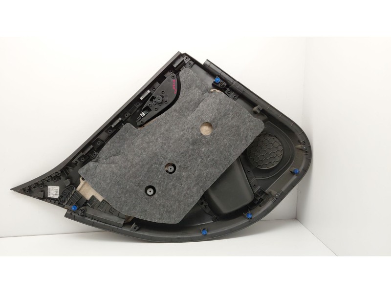 Recambio de guarnecido puerta trasera derecha para opel astra k (b16) 1.6 cdti (68) referencia OEM IAM 888403685  
							