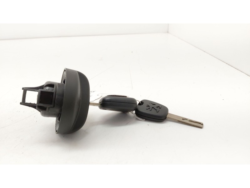 Recambio de tapon combustible para peugeot 307 break (3e) 2.0 hdi 90 referencia OEM IAM   