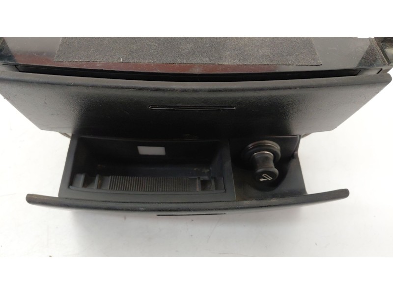 Recambio de cenicero para kia sorento i (jc) 2.5 crdi referencia OEM IAM 845703E000  
							