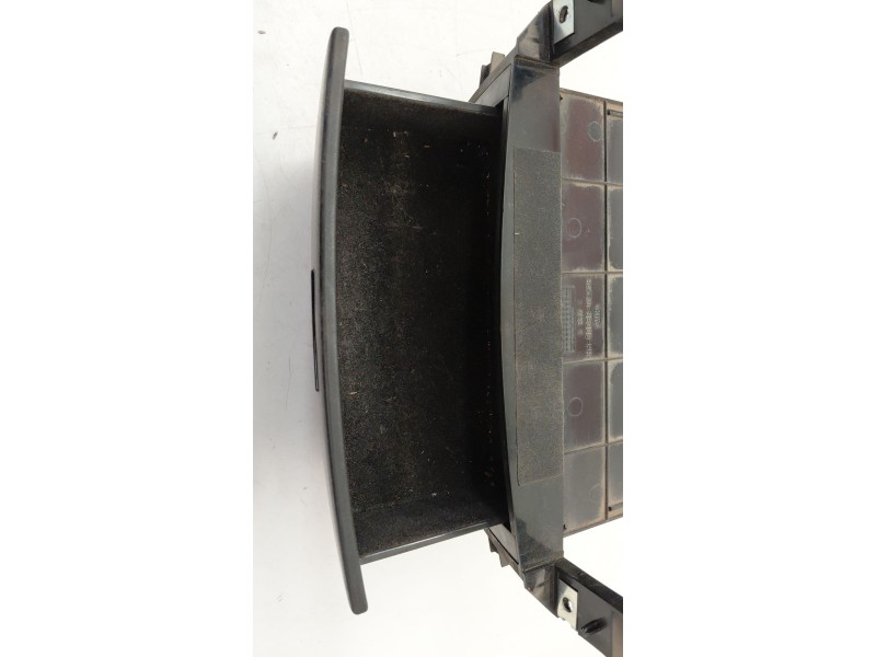 Recambio de cenicero para kia sorento i (jc) 2.5 crdi referencia OEM IAM 845703E000  