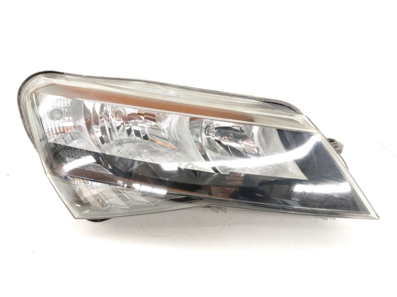 Recambio de faro derecho para skoda superb iii (3v3) 2.0 tdi referencia OEM IAM 1EJ01193902  