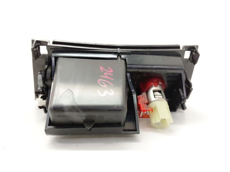 Recambio de cenicero para opel insignia a (g09) 2.0 cdti (68) referencia OEM IAM 13320460  
							