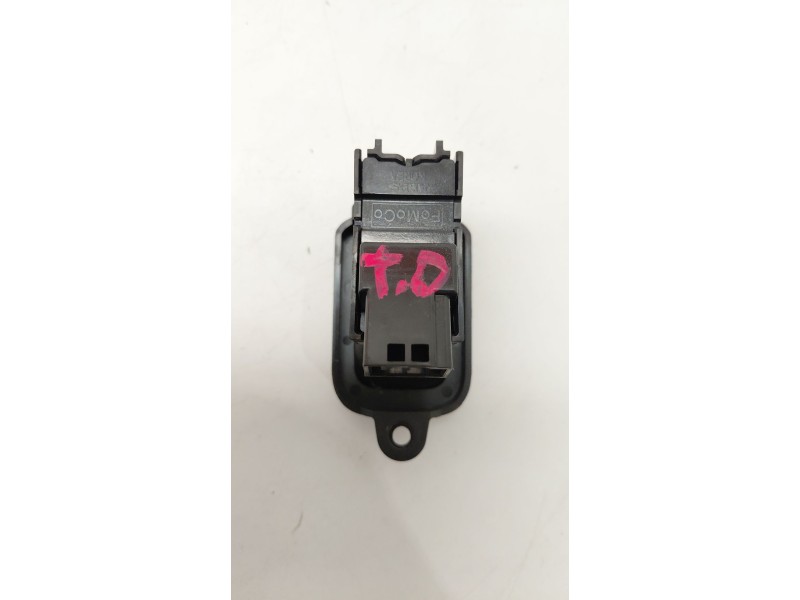 Recambio de mando elevalunas trasero derecho para volvo xc60 d5 awd referencia OEM IAM 31272013  