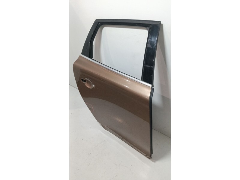 Recambio de puerta trasera derecha para volvo xc60 d5 awd referencia OEM IAM   