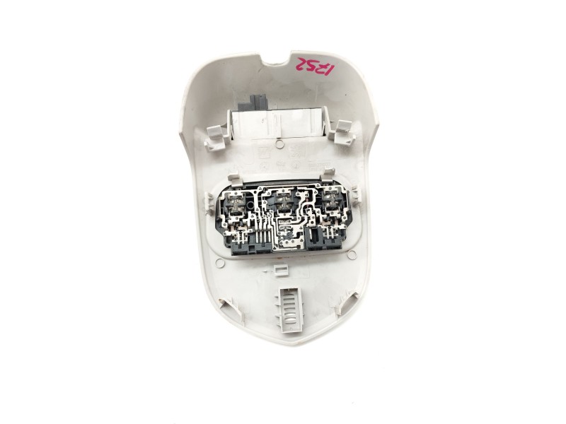 Recambio de luz interior para peugeot 308 sw 1.6 thp 150 cv referencia OEM IAM 9681370177  
							