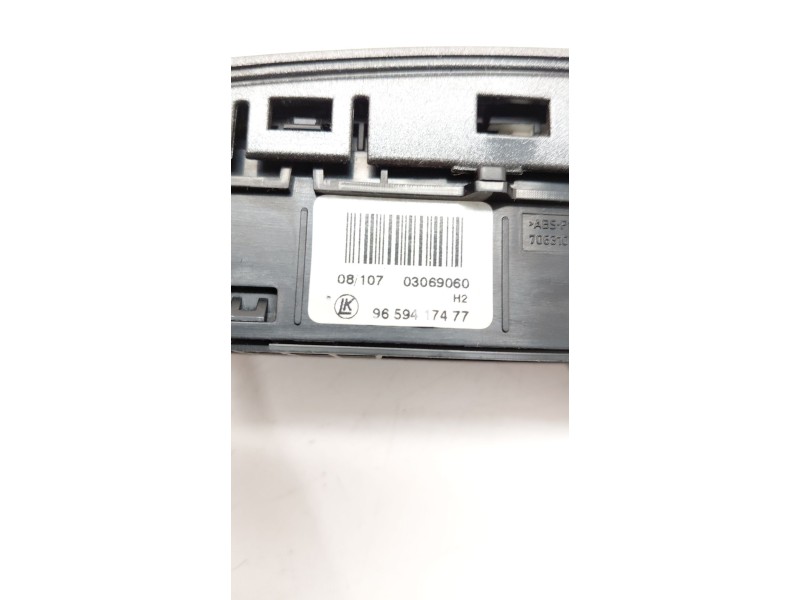 Recambio de mando multifuncion para peugeot 308 sw 1.6 thp 150 cv referencia OEM IAM 9659417477  
							