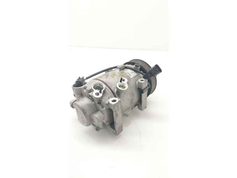 Recambio de compresor aire acondicionado para hyundai i30 (pde, pd, pden) 1.4 mpi referencia OEM IAM 97701G4000  