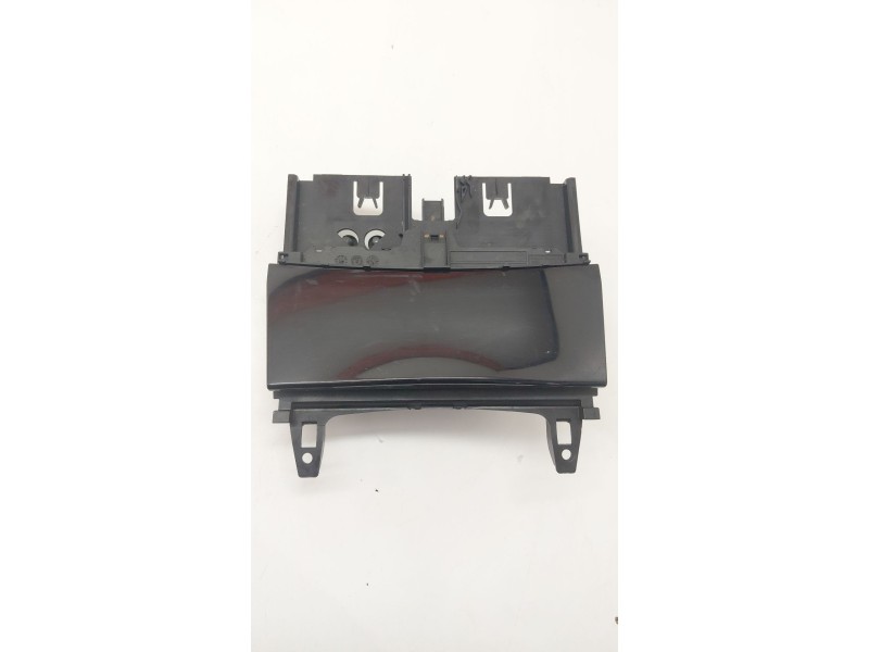 Recambio de cenicero para mercedes-benz clase c coupé (c204) c 220 cdi (204.302) referencia OEM IAM A2046800179  
							