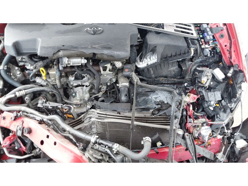 toyota auris (_e18_) del año 2013