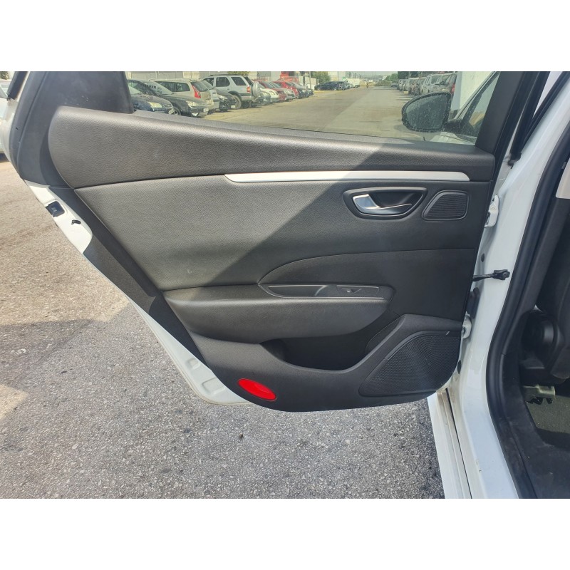 Recambio de guarnecido puerta trasera izquierda para renault talisman grandtour 1.7 blue dci diesel fap referencia OEM IAM   