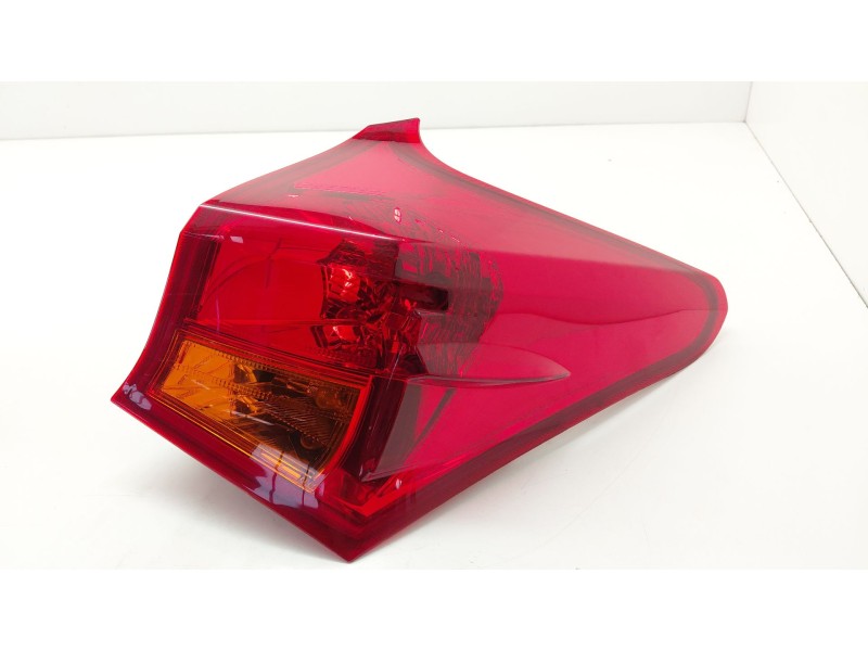 Recambio de piloto trasero derecho para toyota auris (_e18_) 2.0 d-4d (ade186_) referencia OEM IAM 02258  