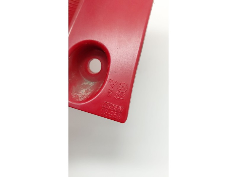 Recambio de piloto trasero izquierdo para toyota auris (_e18_) 2.0 d-4d (ade186_) referencia OEM IAM 02258  
							