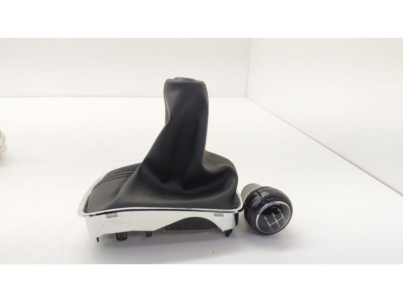 Recambio de pomo palanca cambio para mitsubishi mirage / space star vi hatchback (a0_a) 1.2 (a03a) referencia OEM IAM 8011A94HA 
							