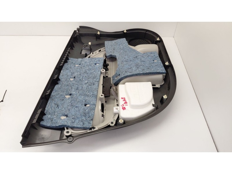 Recambio de guarnecido puerta delantera derecha para mitsubishi mirage / space star vi hatchback (a0_a) 1.2 (a03a) referencia OE
							