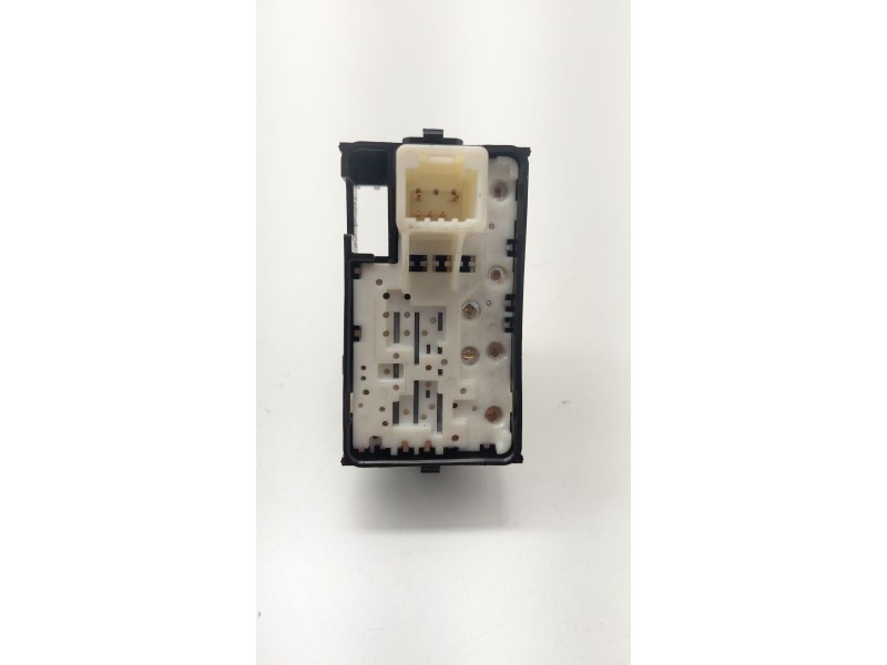 Recambio de mando elevalunas trasero derecho para toyota auris (_e18_) 2.0 d-4d (ade186_) referencia OEM IAM 192801  