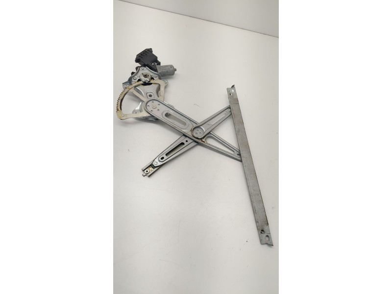 Recambio de elevalunas delantero izquierdo para toyota auris (_e18_) 2.0 d-4d (ade186_) referencia OEM IAM 8570202020  