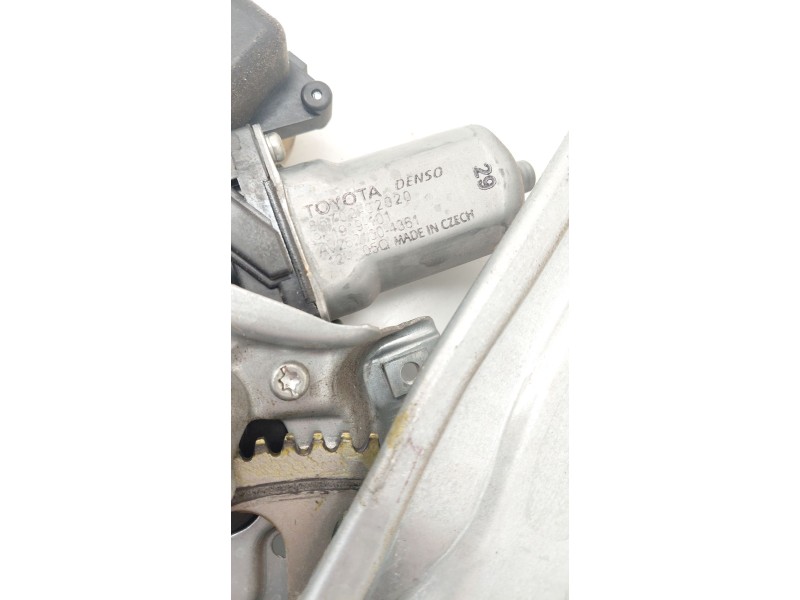 Recambio de elevalunas trasero derecho para toyota auris (_e18_) 2.0 d-4d (ade186_) referencia OEM IAM 8570202020  