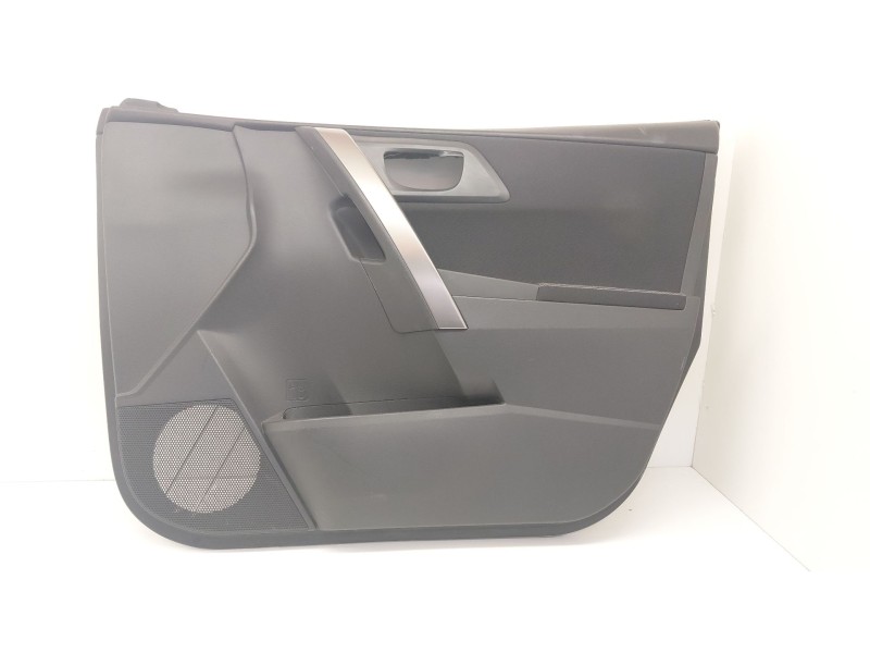Recambio de guarnecido puerta delantera derecha para toyota auris (_e18_) 2.0 d-4d (ade186_) referencia OEM IAM 6777702300  