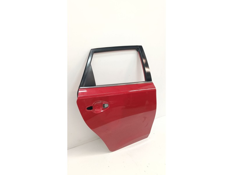 Recambio de puerta trasera derecha para toyota auris (_e18_) 2.0 d-4d (ade186_) referencia OEM IAM   