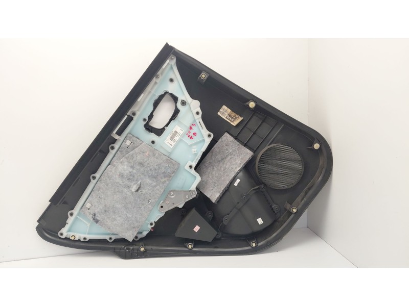 Recambio de guarnecido puerta trasera derecha para toyota auris (_e18_) 2.0 d-4d (ade186_) referencia OEM IAM 6778702110  