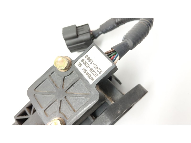 Recambio de potenciometro pedal para kia sorento i (jc) 2.5 crdi referencia OEM IAM 10290006  
							