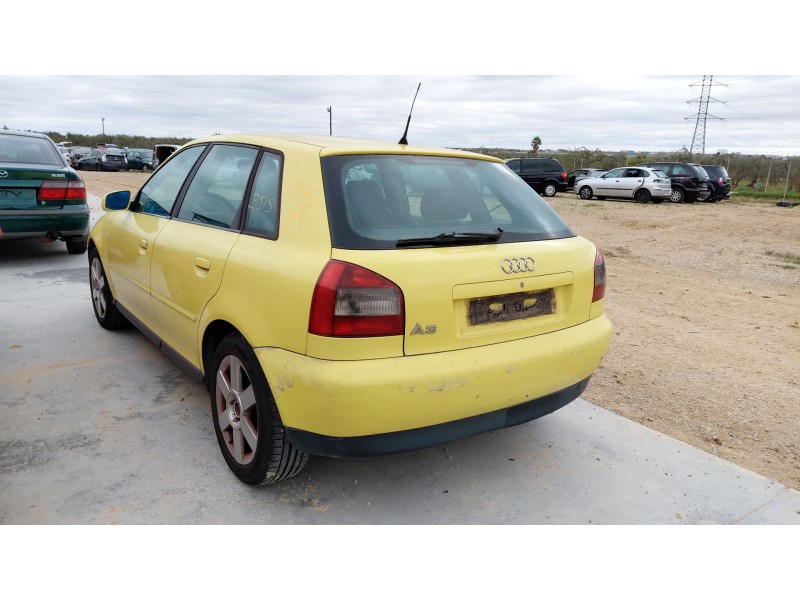audi a3 (8l1) del año 2001
							