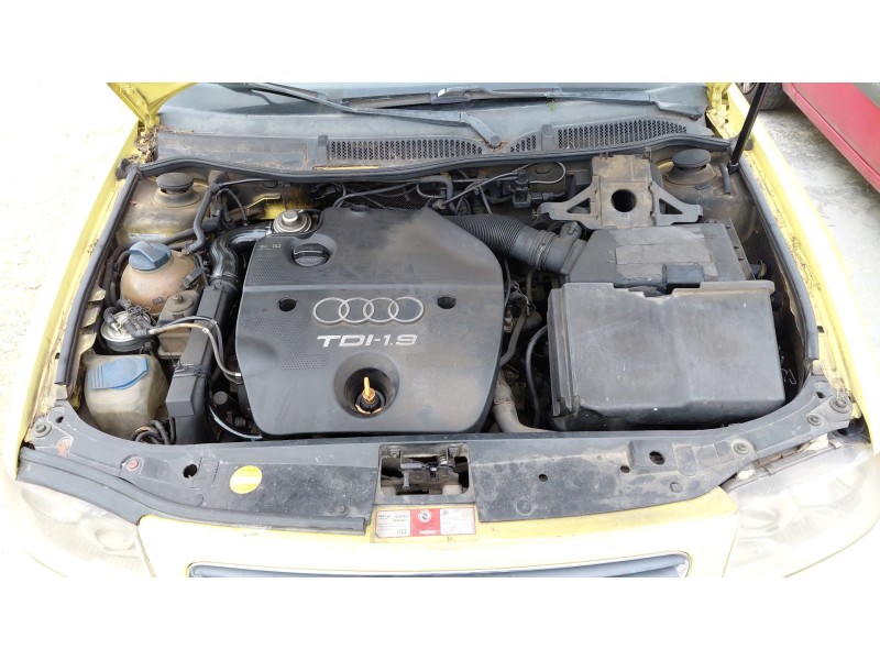 audi a3 (8l1) del año 2001
							