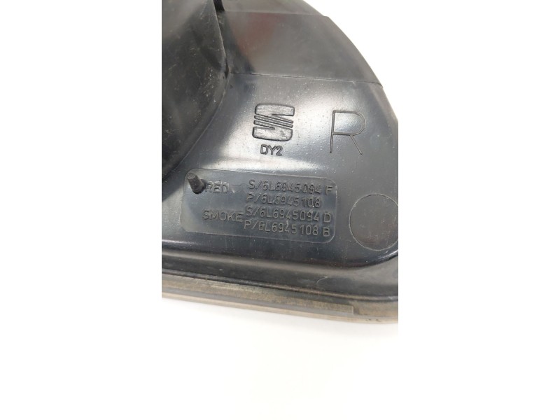 Recambio de piloto trasero derecho interior para seat ibiza iii (6l1) 1.4 16v referencia OEM IAM 6L6945094  
							