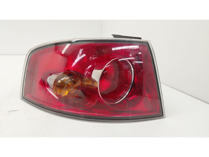 Recambio de piloto trasero izquierdo para seat ibiza iii (6l1) 1.9 sdi referencia OEM IAM 6L6945095  