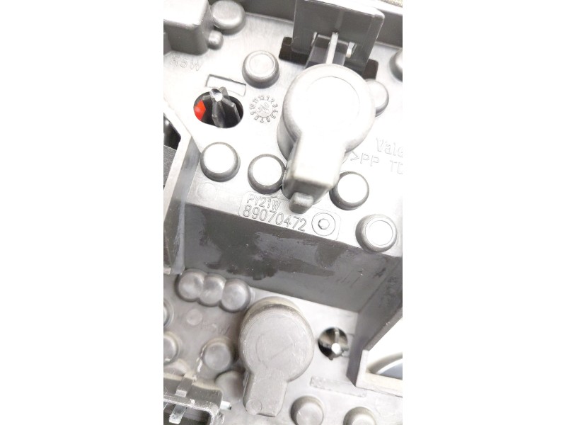 Recambio de piloto trasero derecho para toyota avensis (_t25_) 2.0 d-4d (adt250_) referencia OEM IAM 89070472  