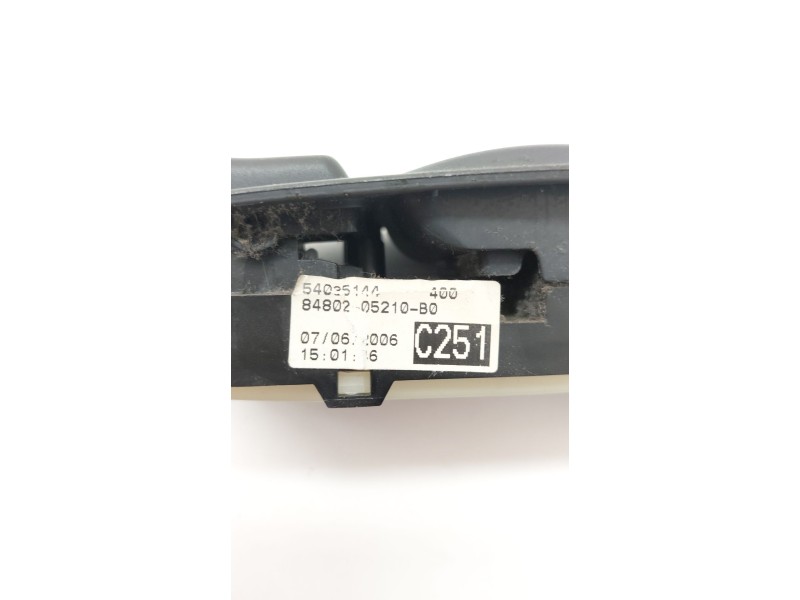 Recambio de mando elevalunas delantero izquierdo para toyota avensis (_t25_) 2.0 d-4d (adt250_) referencia OEM IAM 8480205210  