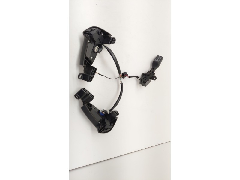 Recambio de mando volante para toyota avensis (_t25_) 2.0 d-4d (adt250_) referencia OEM IAM 75B596  