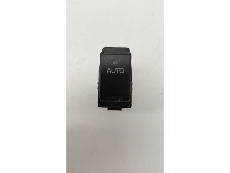 Recambio de mando elevalunas trasero izquierdo para toyota avensis (_t25_) 2.0 d-4d (adt250_) referencia OEM IAM 8481005050  