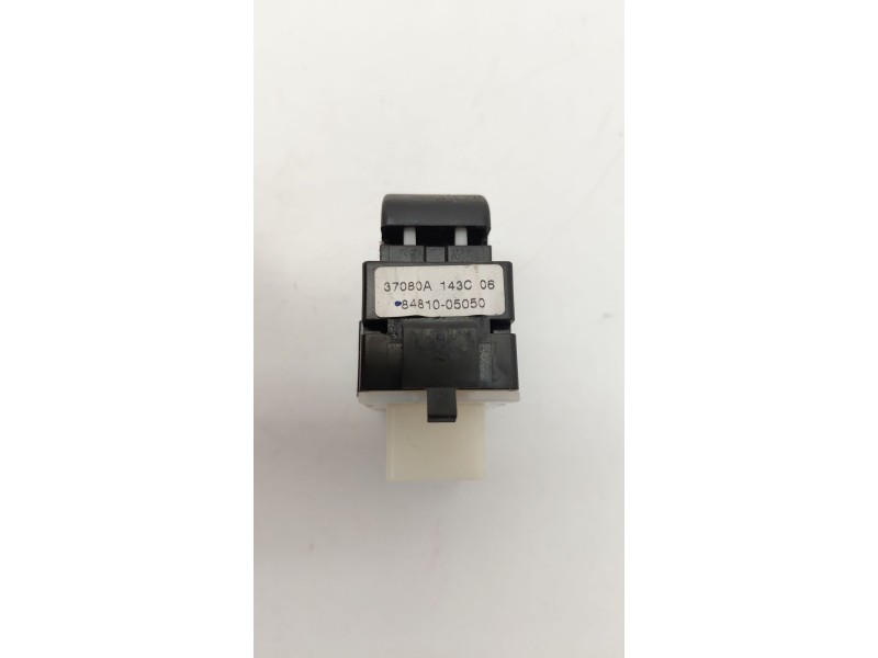 Recambio de mando elevalunas trasero izquierdo para toyota avensis (_t25_) 2.0 d-4d (adt250_) referencia OEM IAM 8481005050  
							