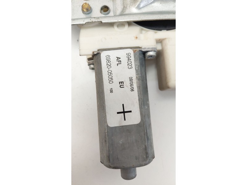 Recambio de elevalunas delantero izquierdo para toyota avensis (_t25_) 2.0 d-4d (adt250_) referencia OEM IAM 6982005050  