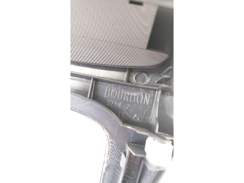 Recambio de cenicero para toyota avensis (_t25_) 2.0 d-4d (adt250_) referencia OEM IAM 92142  
							