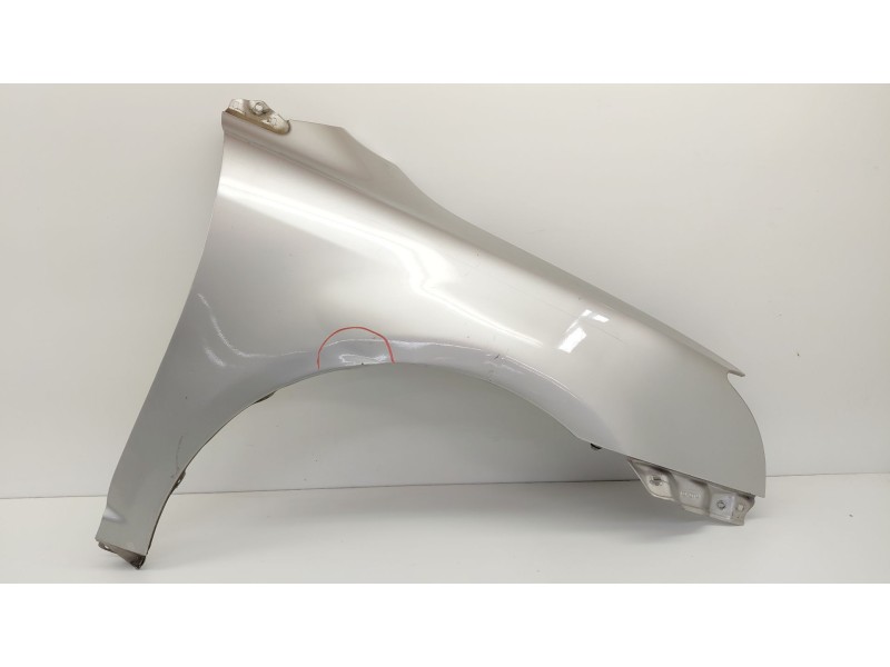 Recambio de aleta delantera derecha para toyota avensis (_t25_) 2.0 d-4d (adt250_) referencia OEM IAM   