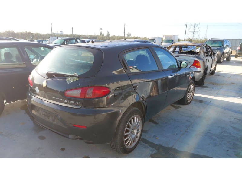 alfa romeo 147 (937_) del año 2000
							