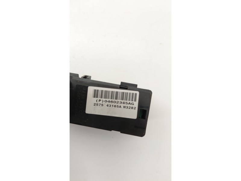 Recambio de mando elevalunas trasero izquierdo para jeep grand cherokee iii (wh, wk) 3.0 crd 4x4 referencia OEM IAM 04602345AG  
