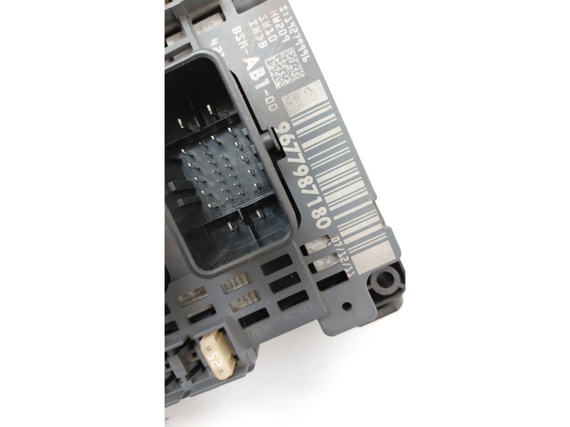 Recambio de caja reles / fusibles para citroën c4 ii (nc_) 1.6 hdi 90 referencia OEM IAM 9677987180  
							
