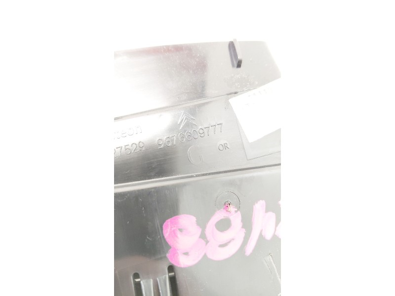 Recambio de rejilla aireadora para citroën c4 ii (nc_) 1.6 hdi 90 referencia OEM IAM 9676609777  