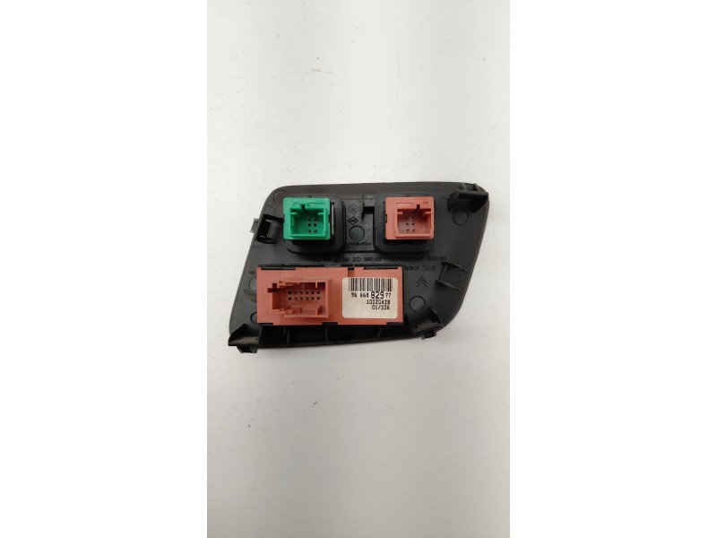 Recambio de mando multifuncion para citroën c4 ii (nc_) 1.6 hdi 90 referencia OEM IAM 9666882977  
							