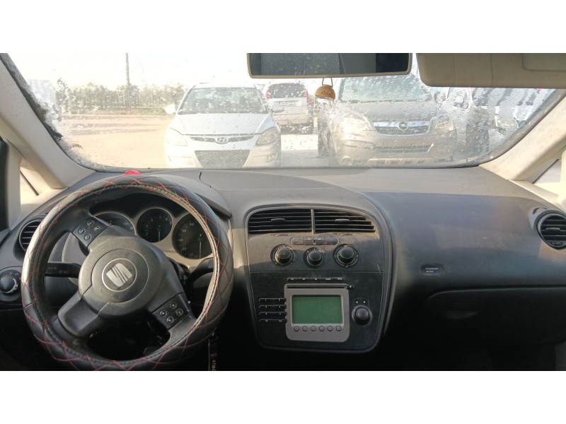 seat altea (5p1) del año 2004
							