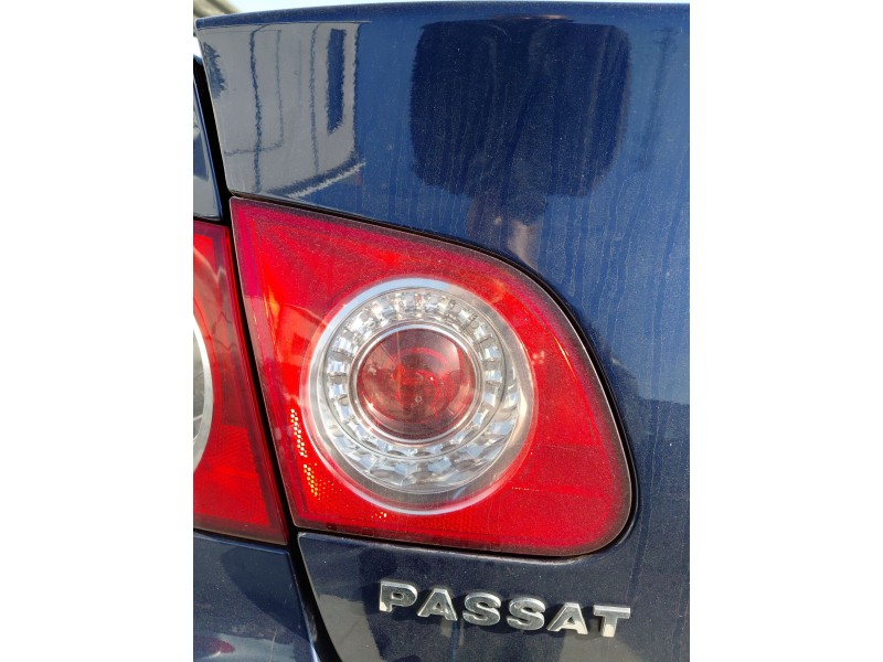 Recambio de piloto trasero izquierdo interior para volkswagen passat b6 (3c2) 2.0 tdi 16v referencia OEM IAM   
							