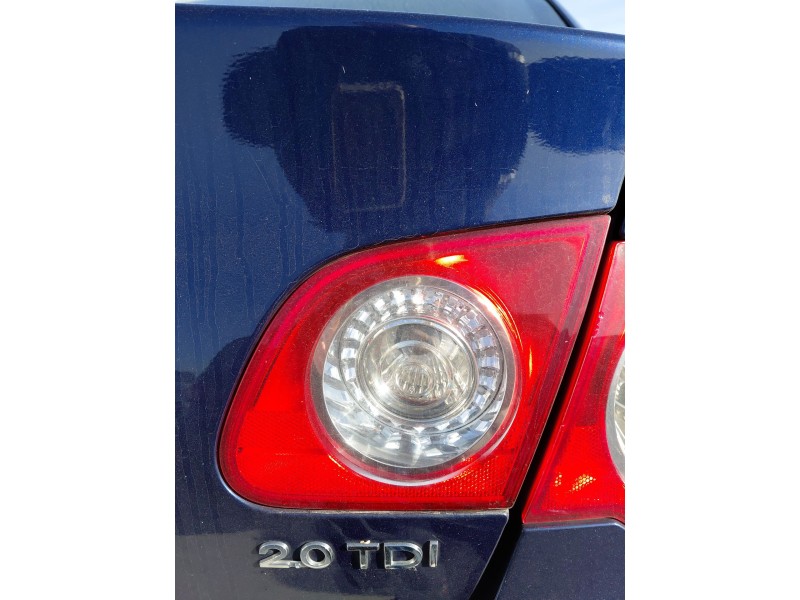 Recambio de piloto trasero derecho interior para volkswagen passat b6 (3c2) 2.0 tdi 16v referencia OEM IAM   
							