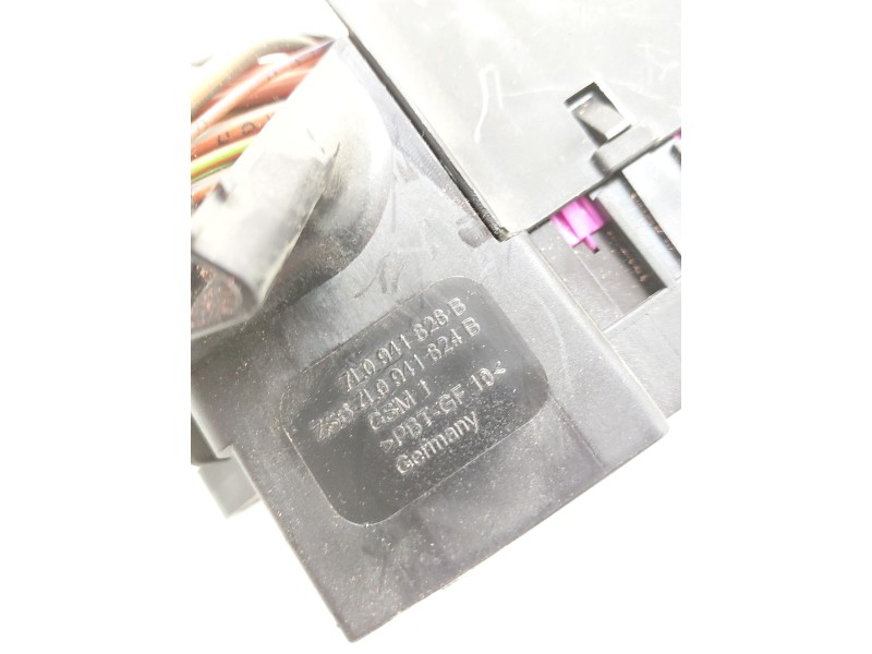 Recambio de caja reles / fusibles para porsche panamera (970) 3.0 d referencia OEM IAM 7L0941828B  