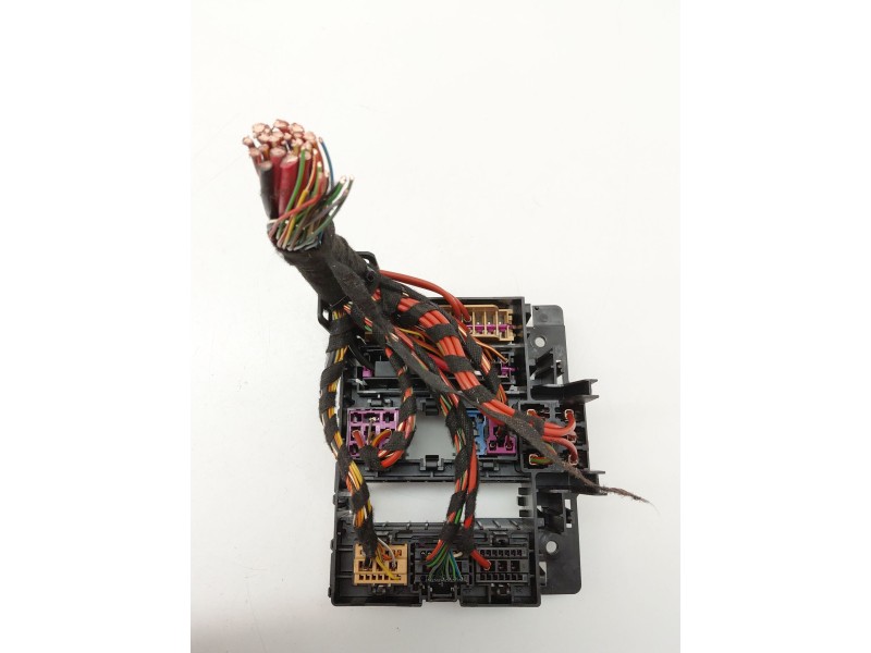 Recambio de caja reles / fusibles para porsche panamera (970) 3.0 d referencia OEM IAM 97061034900  