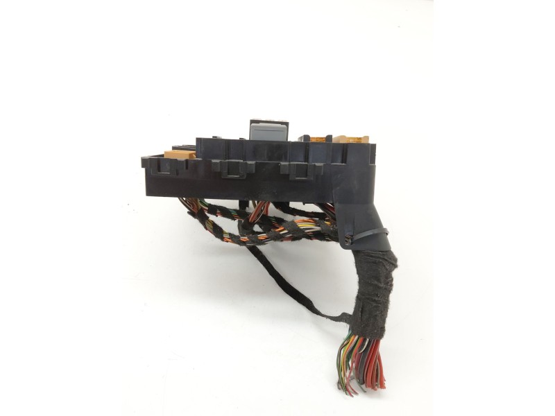 Recambio de caja reles / fusibles para porsche panamera (970) 3.0 d referencia OEM IAM 97061034900  
							