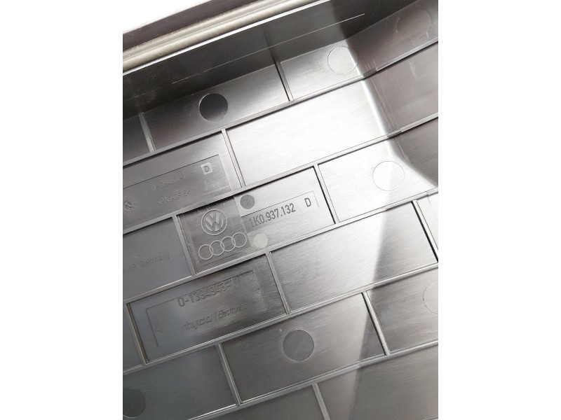 Recambio de caja reles / fusibles para volkswagen golf v (1k1) 1.9 tdi referencia OEM IAM 1K0937132D  