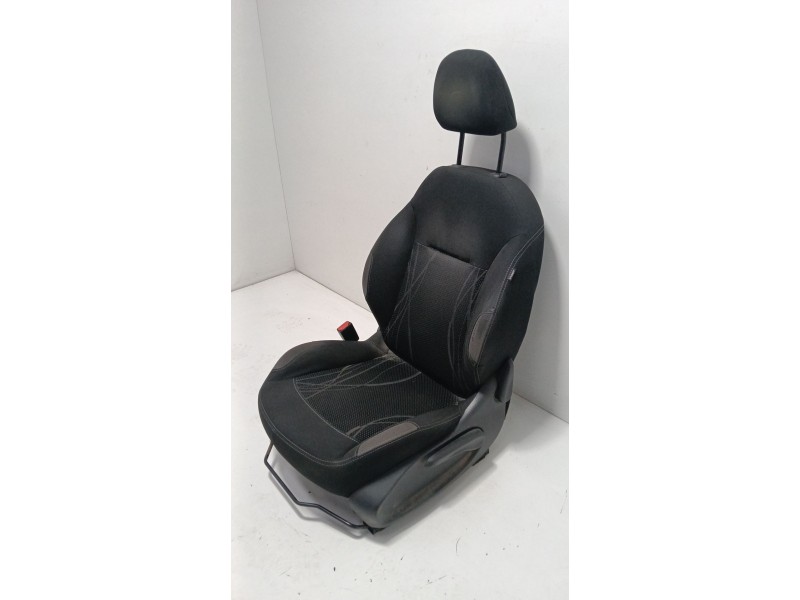 Recambio de asiento delantero izquierdo para peugeot 208 i (ca_, cc_) 1.2 vti 82 referencia OEM IAM   
							
